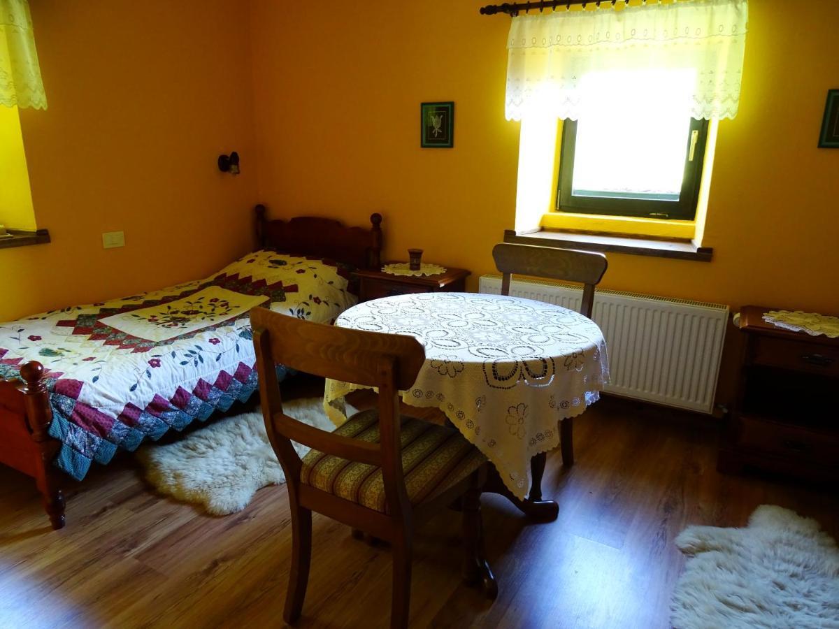 Apartmaji Pr-Gujlu Sela Nad Podmelcem 5220 Tolmin Podmelec Екстериор снимка