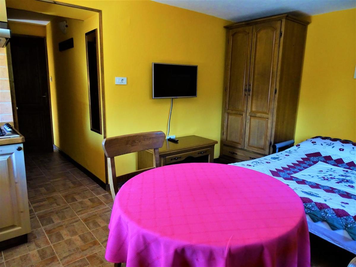 Apartmaji Pr-Gujlu Sela Nad Podmelcem 5220 Tolmin Podmelec Екстериор снимка