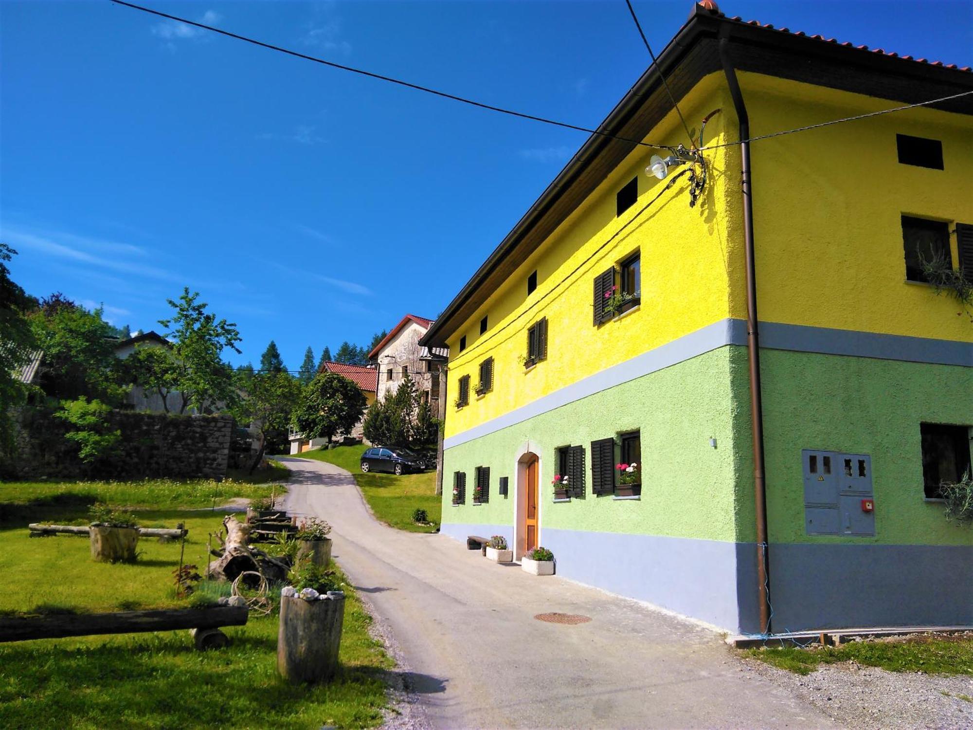 Apartmaji Pr-Gujlu Sela Nad Podmelcem 5220 Tolmin Podmelec Екстериор снимка